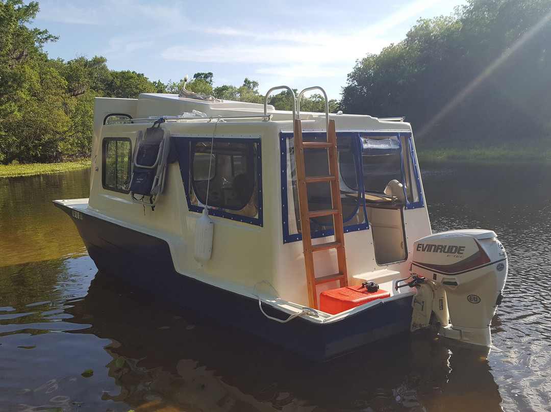 Tiny Houseboat Adventures景点图片