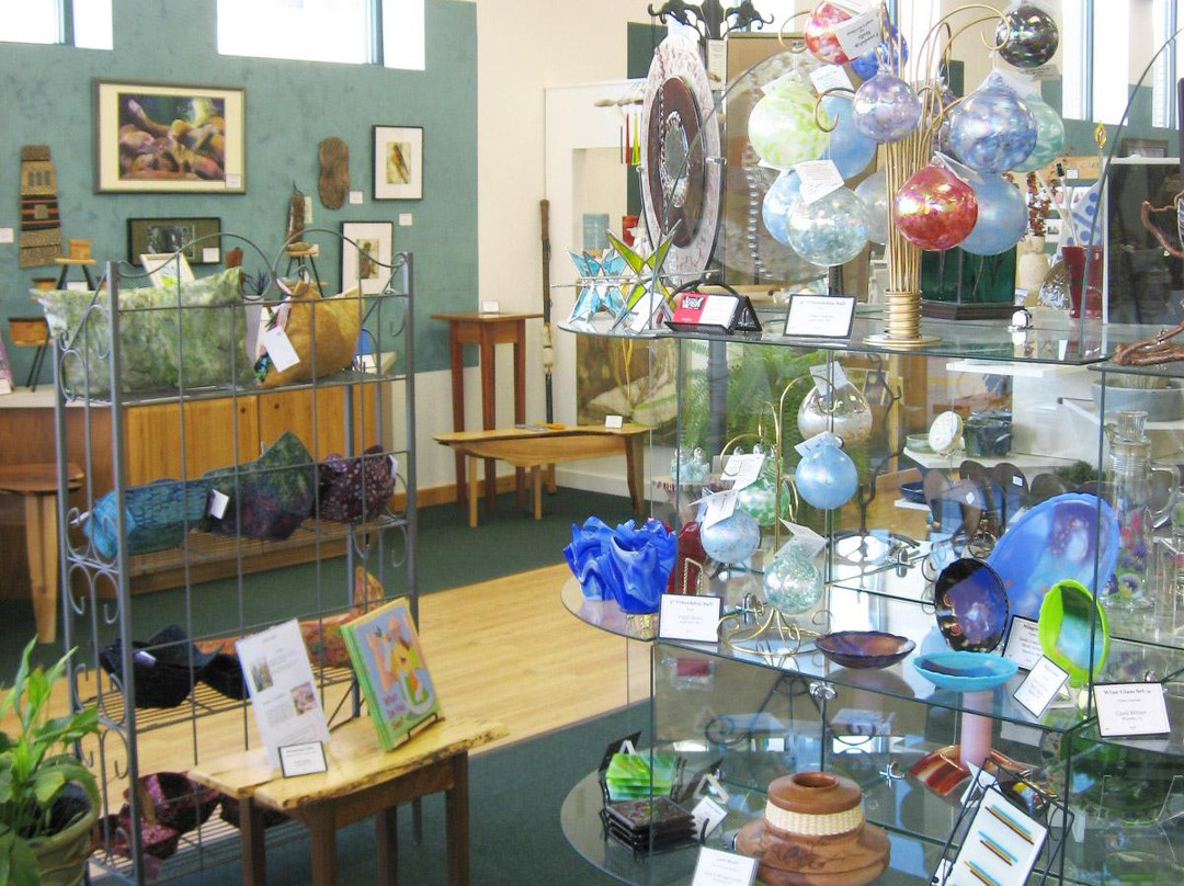 Raven's Wish Gallery-Janesville必去景点