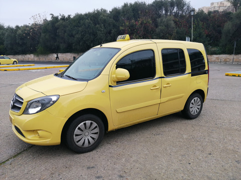 Lorenzo Athens Taxi Tour