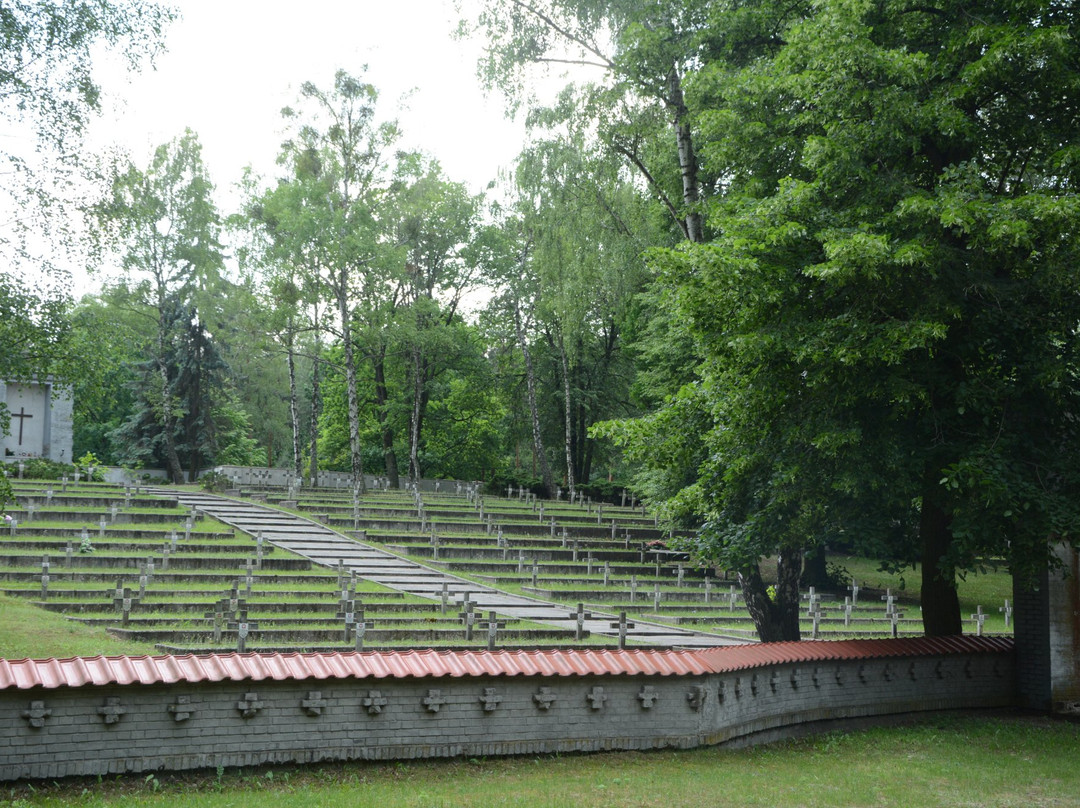 WWII cemetery in Laski景点图片