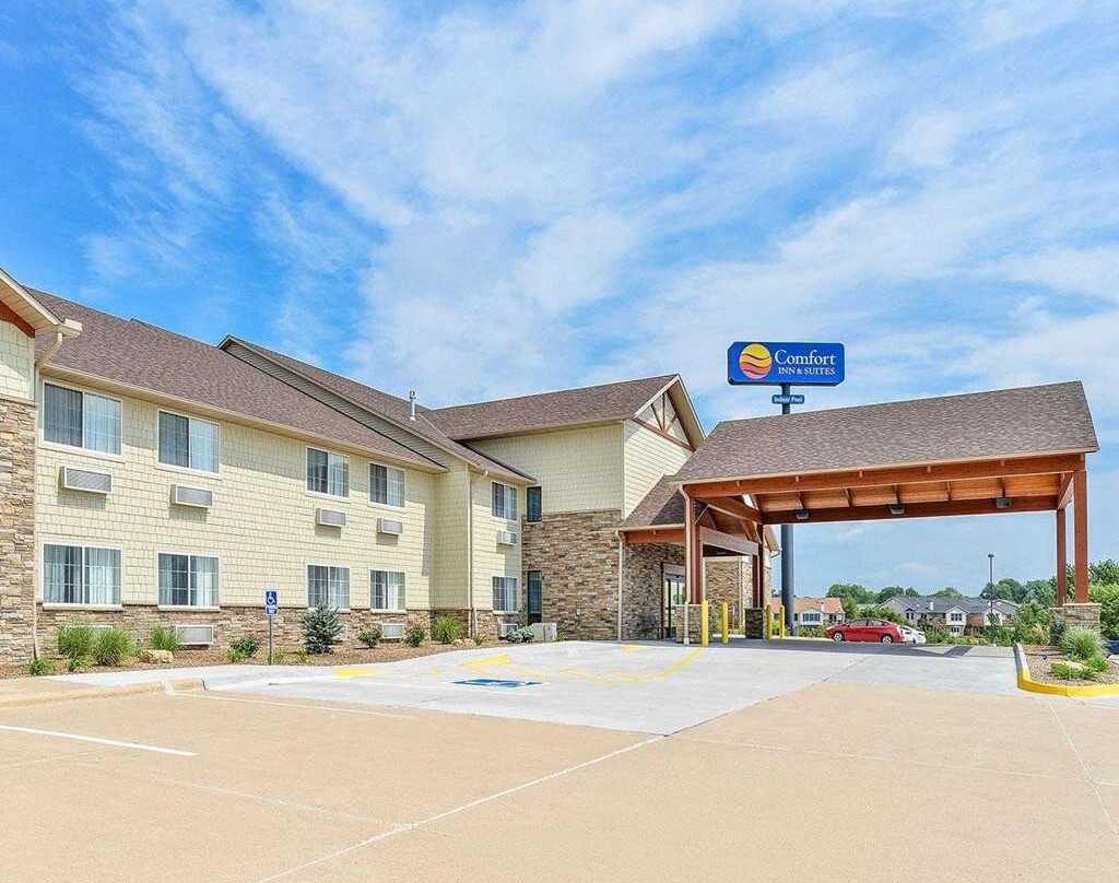 Comfort Inn & Suites Riverview Near Davenport And I-80主图