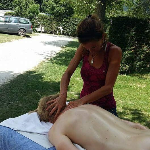 Salon de massage Véronique, place de Venosc-莱德萨阿尔卑斯必去景点