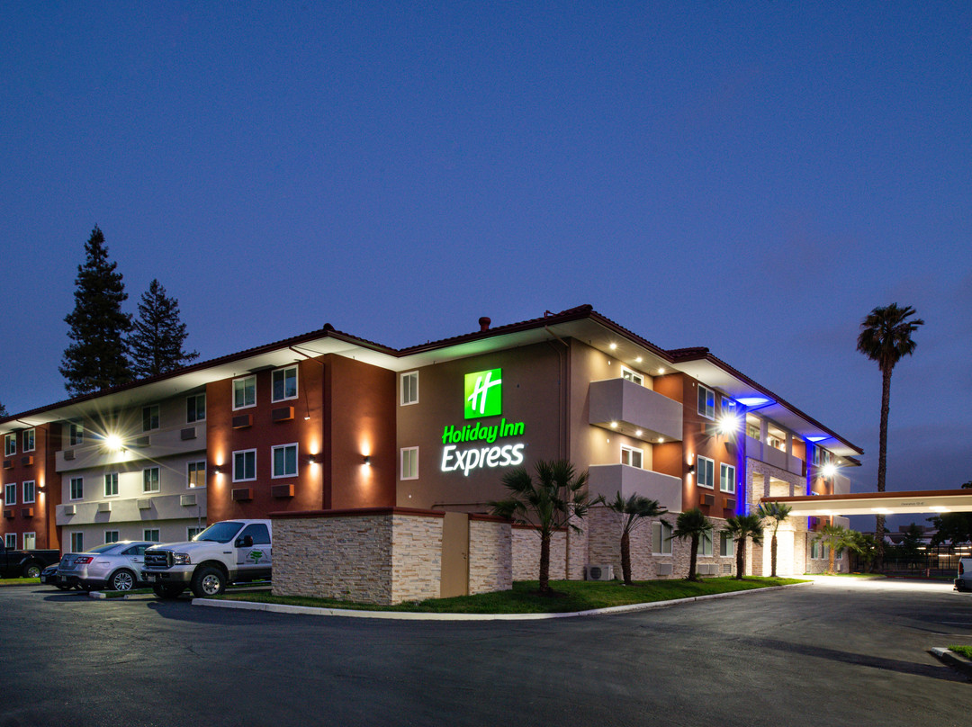 Holiday Inn Express Santa Rosa North By IHG