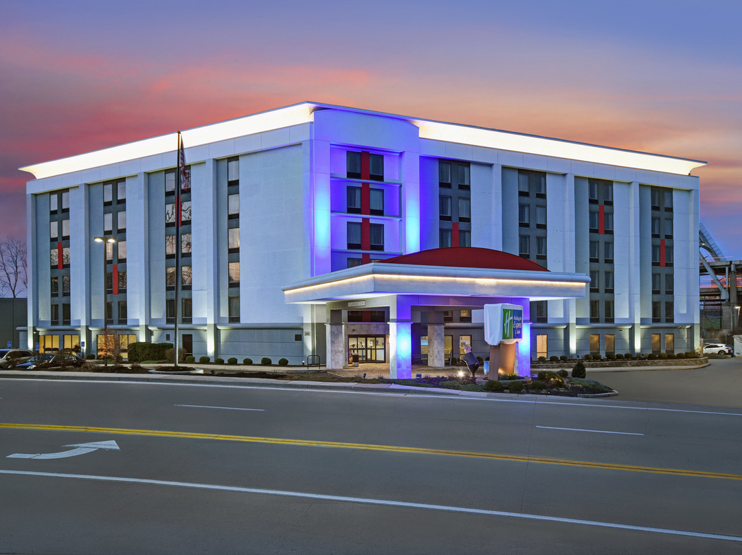 Holiday Inn Express & Suites Cincinnati Riverfront By IHG主图