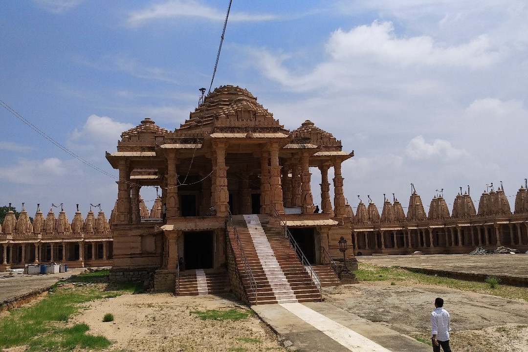Shree Nakoda Avati 108 Jain Temple景点图片