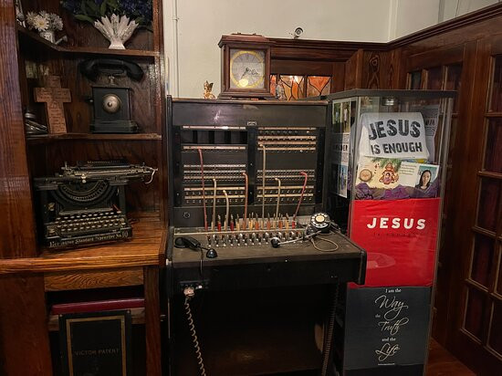 Edgewater Hotel主图