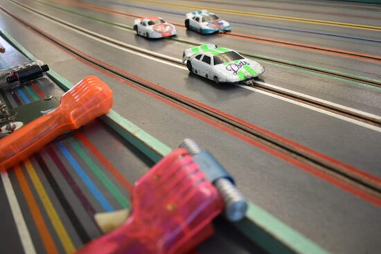 Dad's Slot Cars-德斯普兰斯必去景点