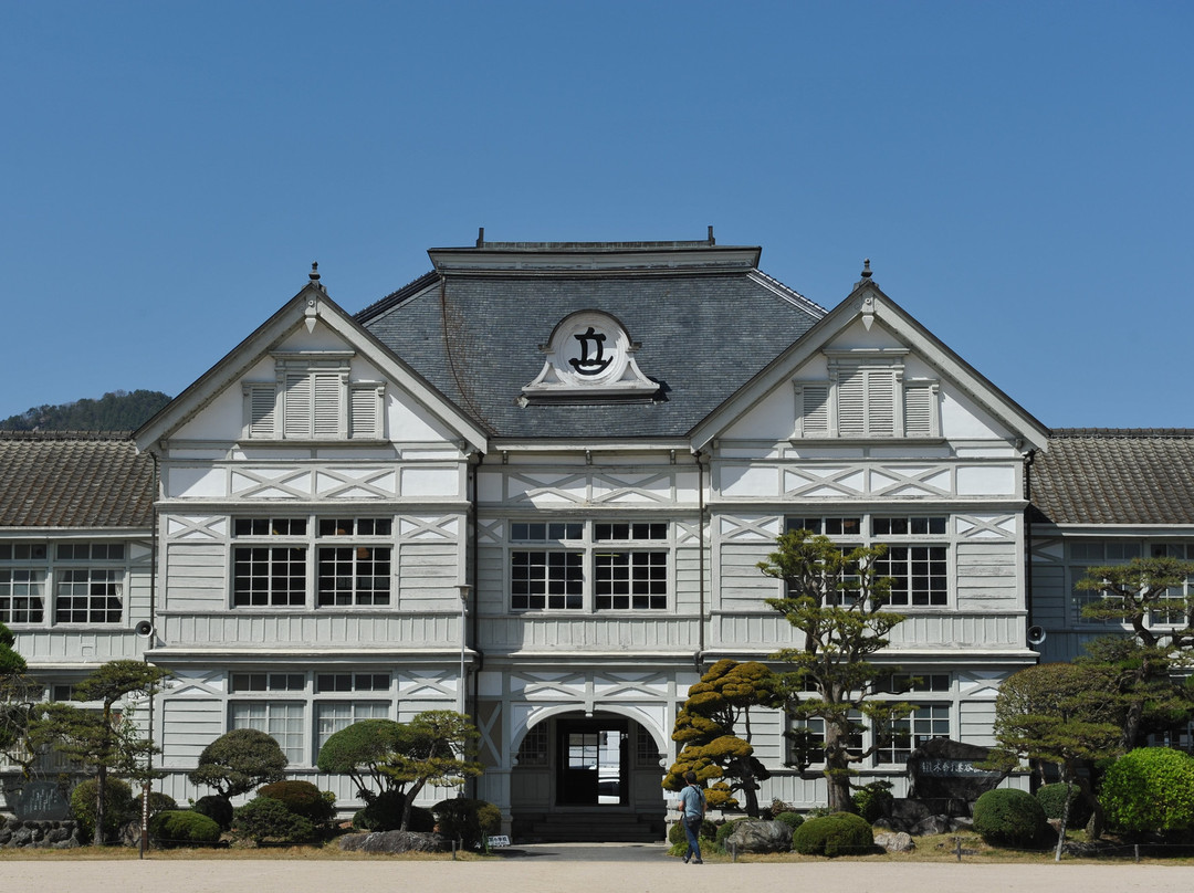 Old Senkyo Jinjo Elementary School景点图片