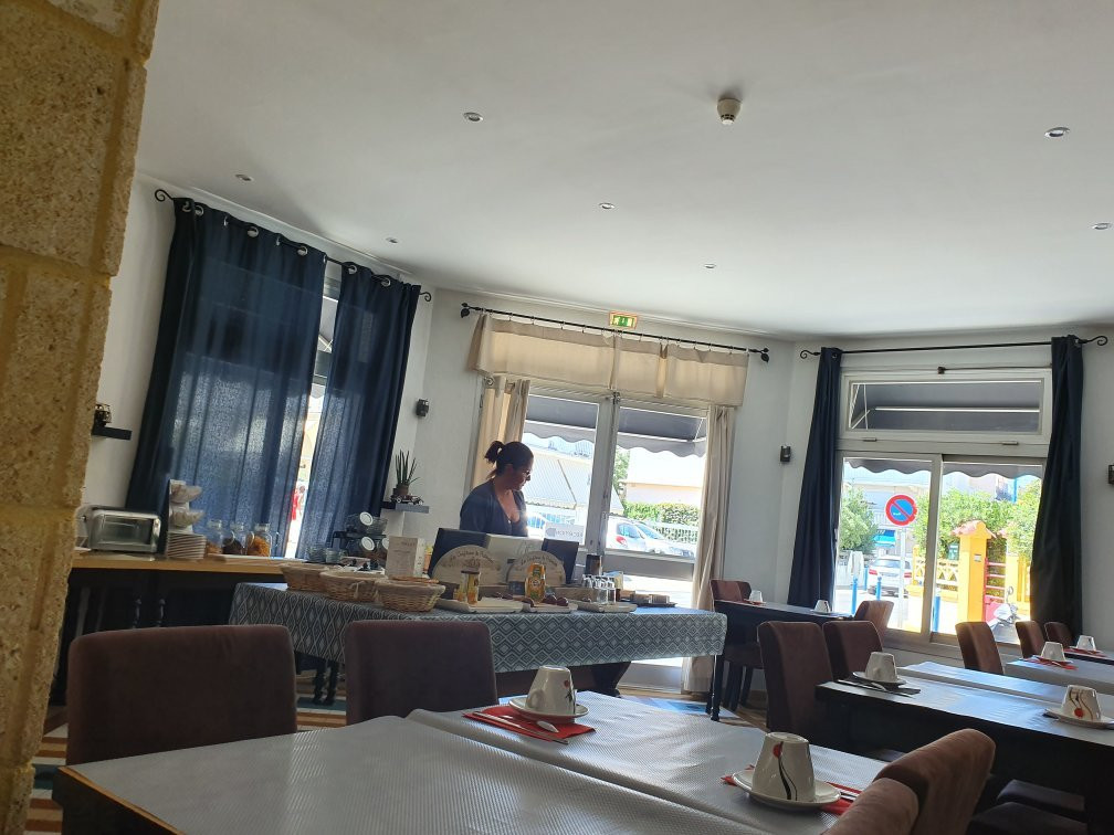 Hotel Les Acacias主图