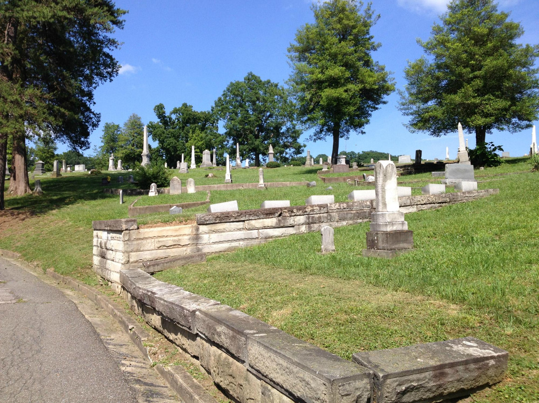 Spring Hill Cemetery景点图片