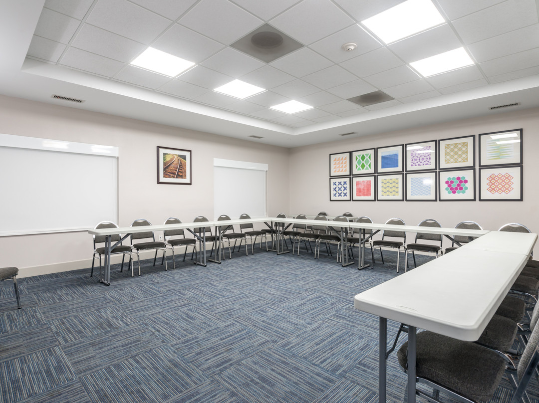 Holiday Inn Express & Suites Lagrange By IHG主图