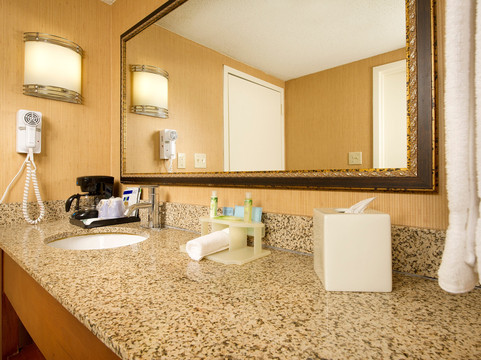 Holiday Inn Express 费尔法克斯 - 阿灵顿大道主图