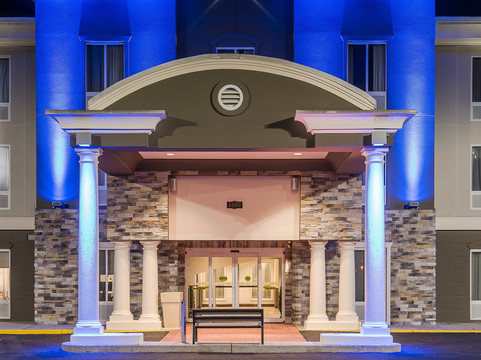 洲际酒店集团旗下智选假日酒店及套房费城 - 芒特劳雷尔