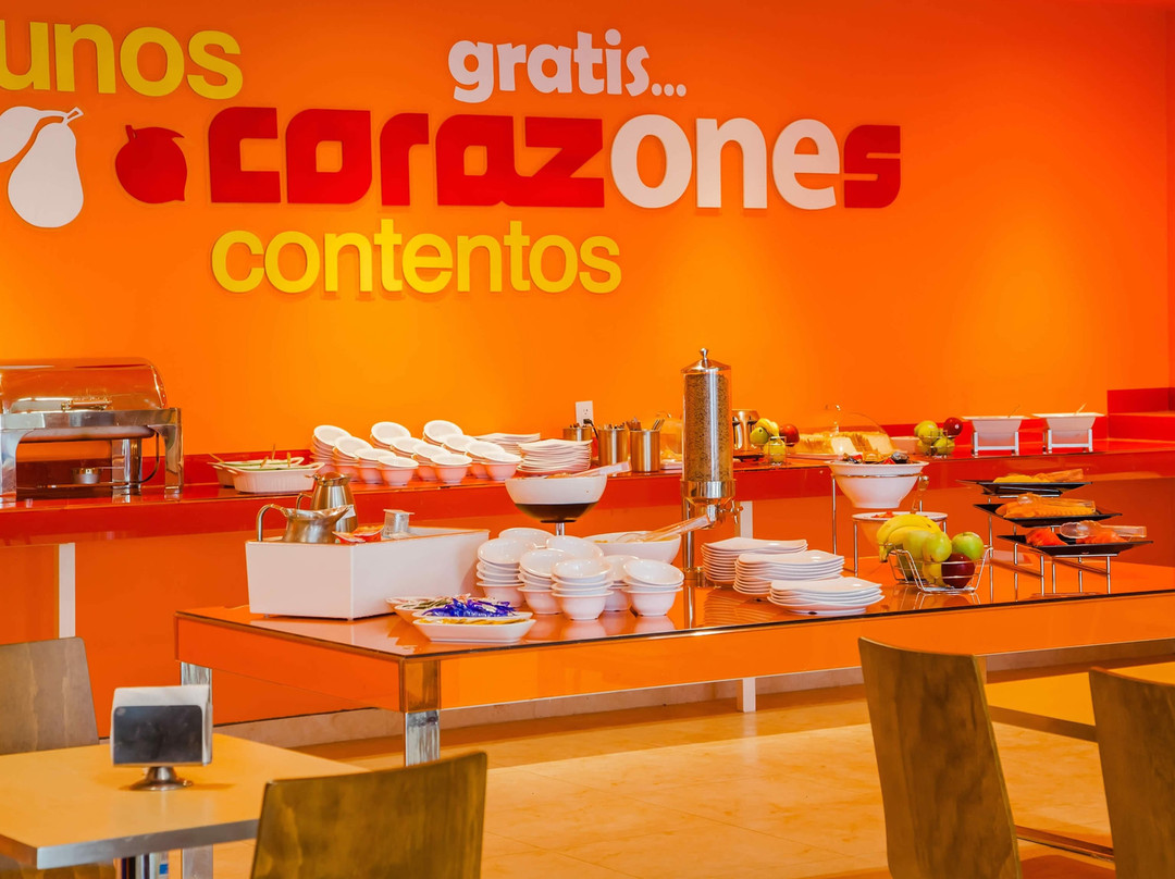 One Monclova Hotel主图