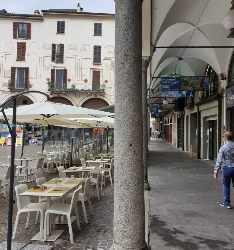 Piazza delle Erbe-诺瓦拉必去景点