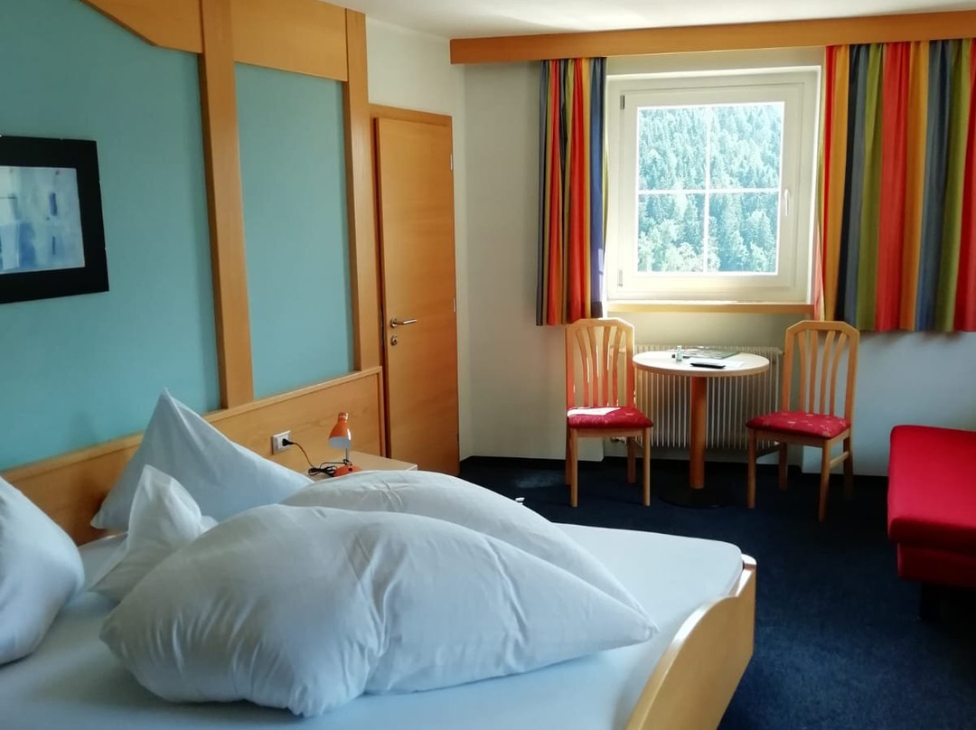 Hotel Zum Lowen-Post主图