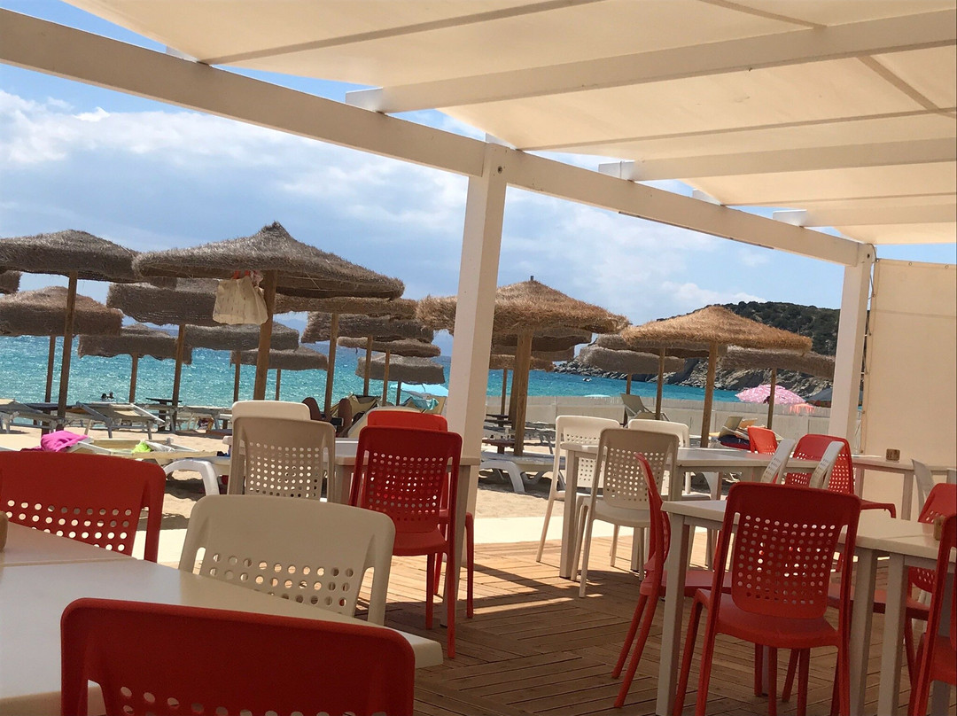 White box cafe'-Solanas必去景点