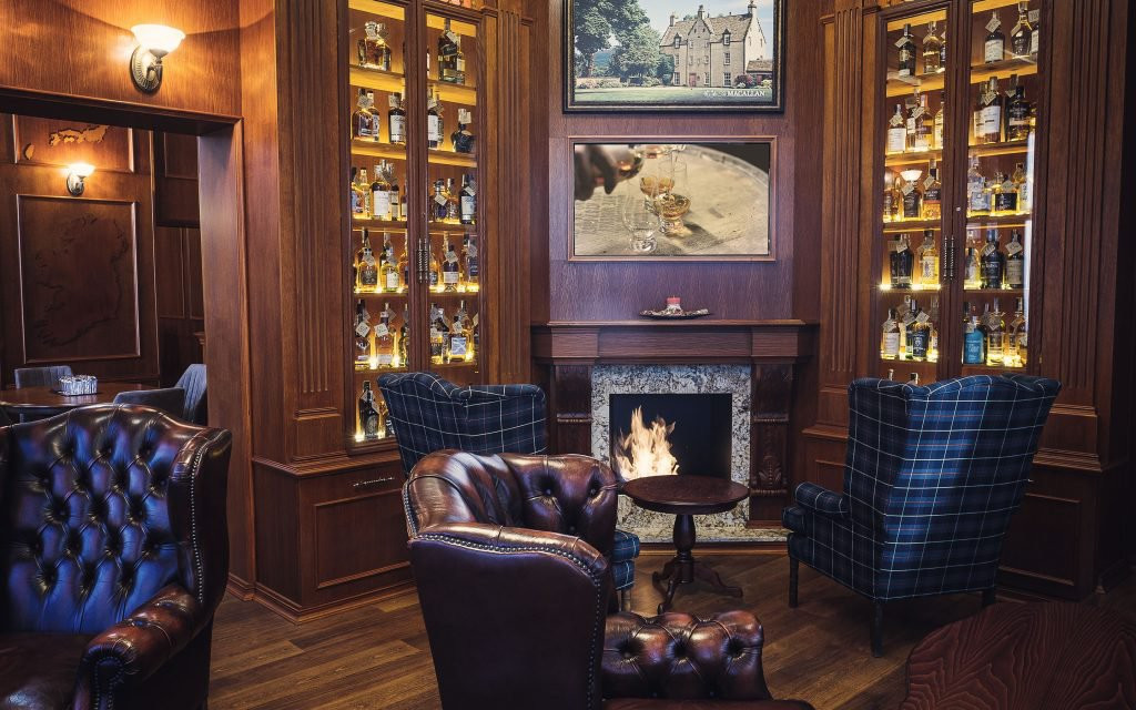 瓦尔纳餐馆和美食-Tasting Room - Premium Spirits and Cocktails
