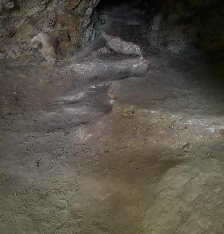 Saint Michael's Cave景点图片