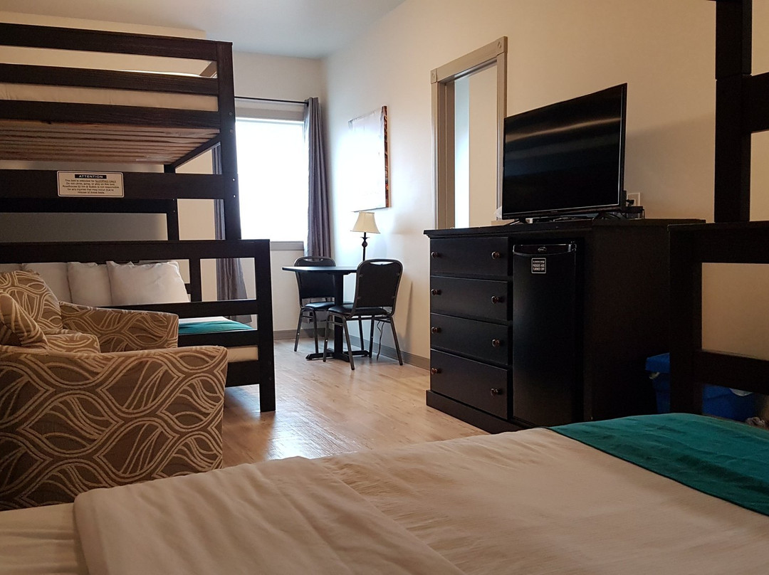 Roadhouse 52 Inn & Suites主图