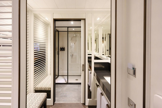 巴塞罗那七十酒店主图