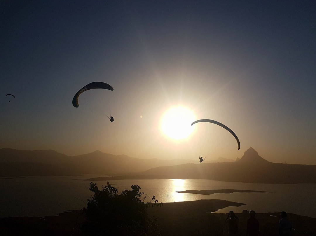 Templepilots Paragliding景点图片