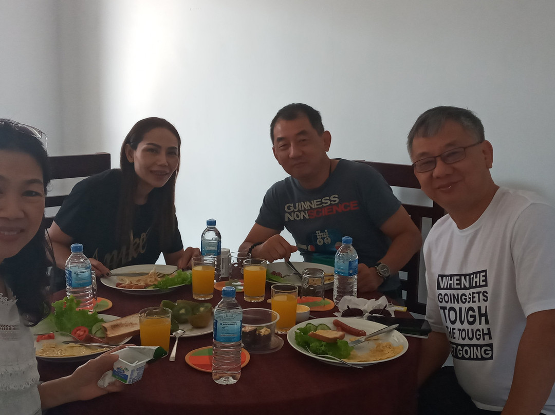 Queens Airport Residence主图