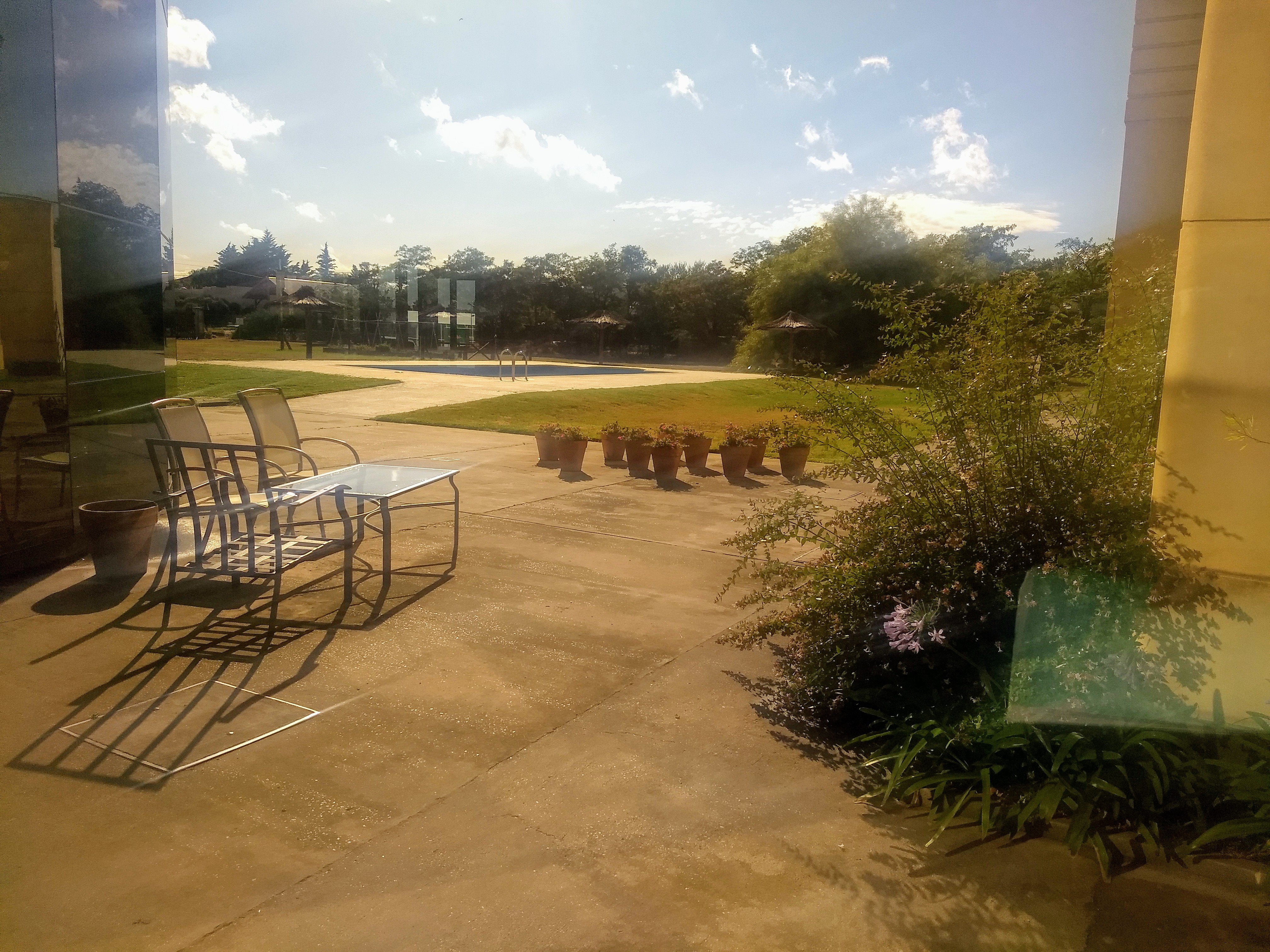 Paradores Austral Bahia Blanca-泳池