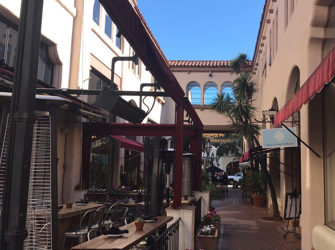 The Historic La Arcada Courtyard-圣巴巴拉必去景点
