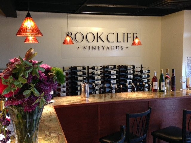 Jamestown旅游景点-BookCliff Vineyards