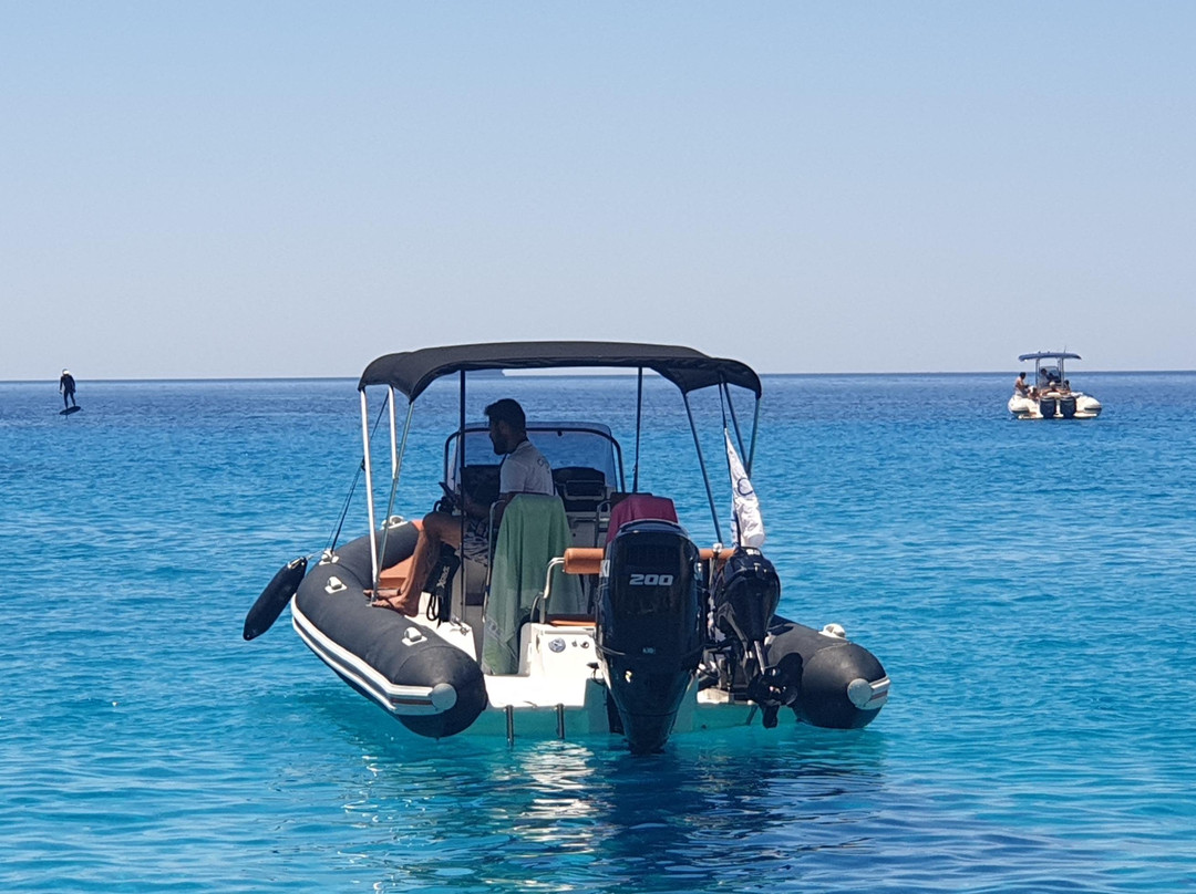 Sifnos Calypso Boat Rental RIB & Private Cruises景点图片