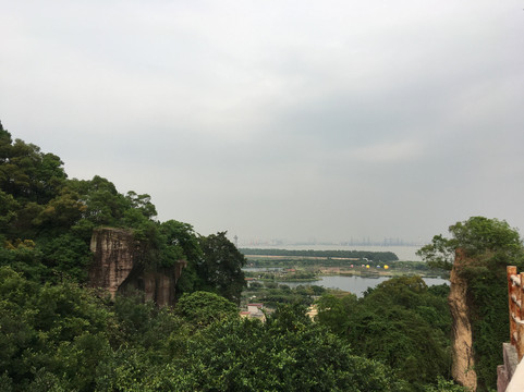 莲花山古采石场-广州市必去景点