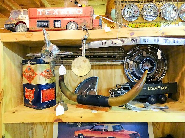 Action Barn Antiques-塞维尔维尔必去景点