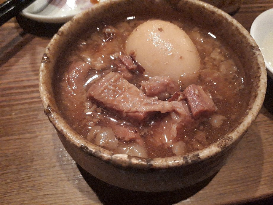 煮込みや まる。