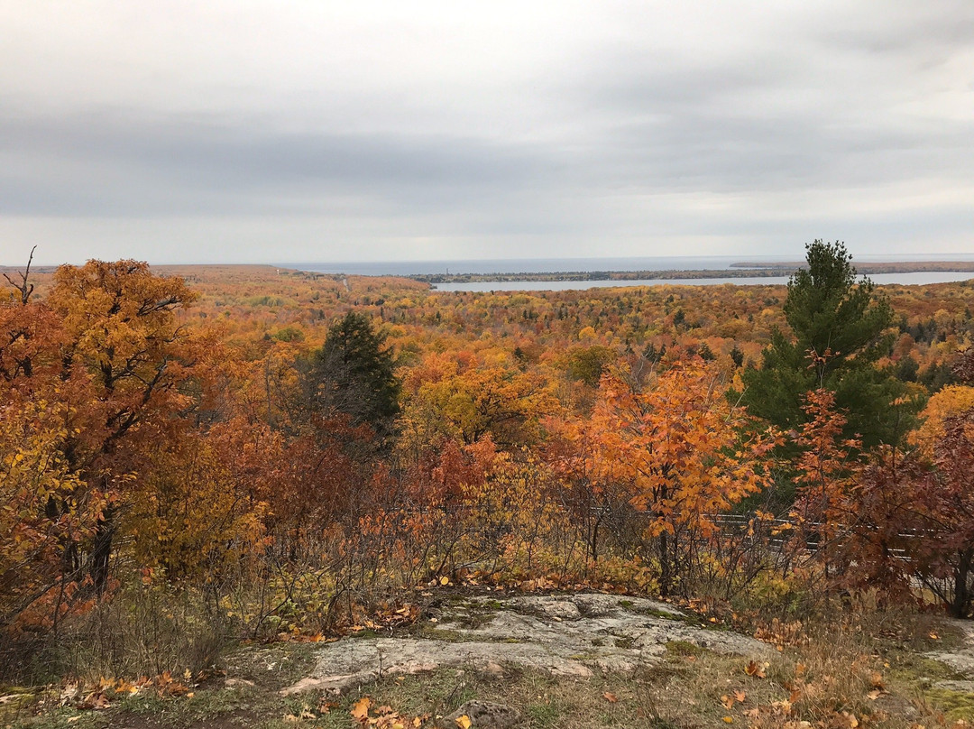 Thomas Rock Scenic Overlook-Big Bay必去景点