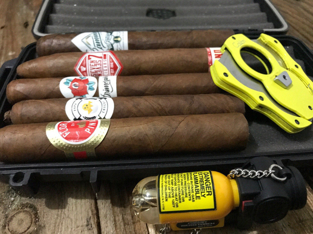 La Cumbre旅游景点-La Fábrica Cigar Store