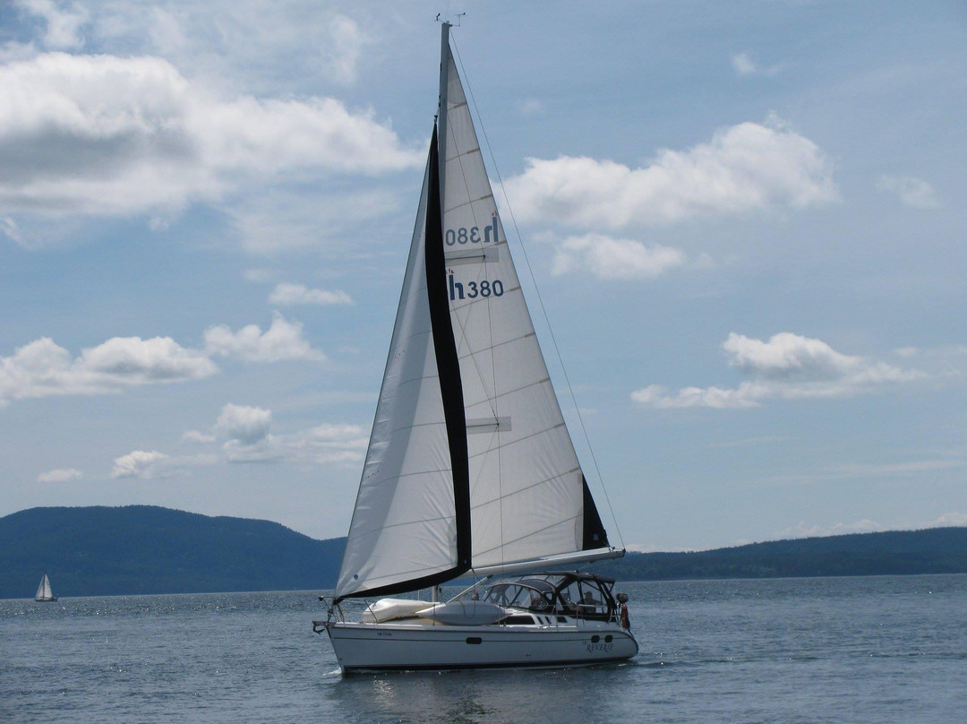 Secret Cove Sail Tours-Halfmoon Bay必去景点