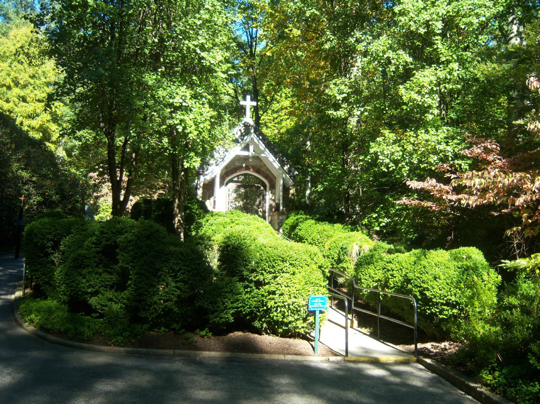 National Shrine Grotto of Lourdes景点图片