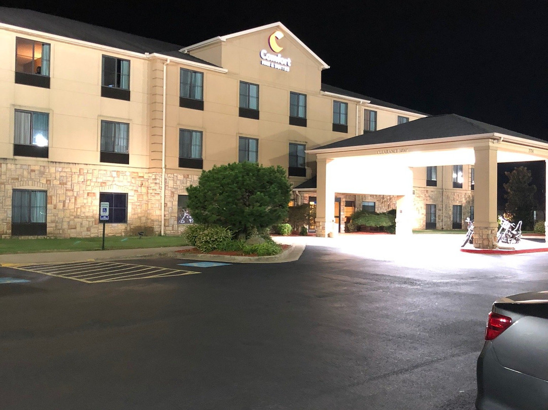 Comfort Inn & Suites Russellville I-40主图
