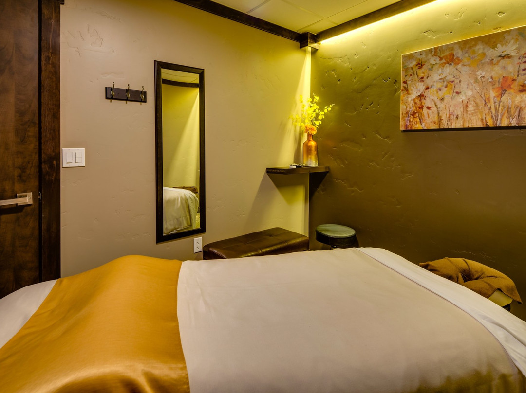 Alaska Massage Clinic景点图片