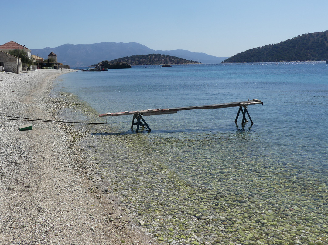 Agrapidia-Kalamos必去景点