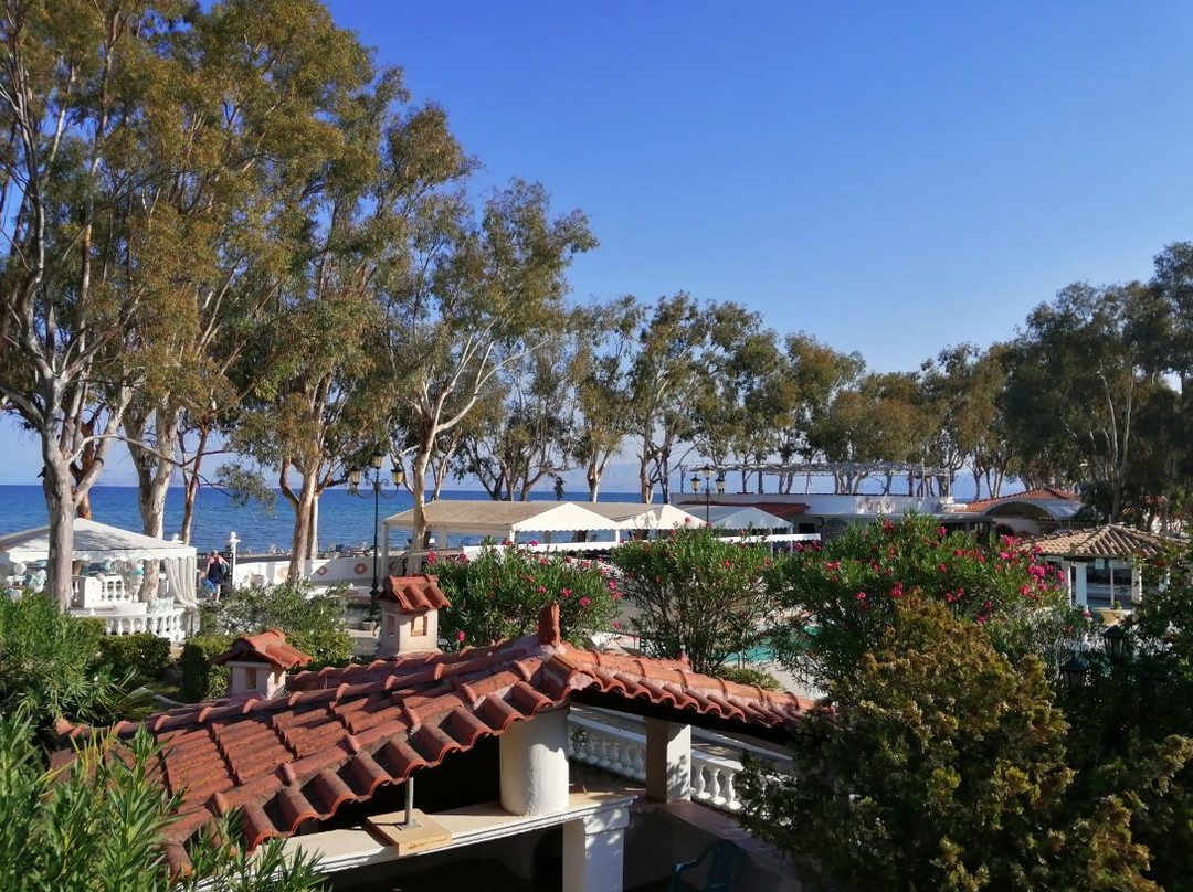 Attika Beach Hotel主图