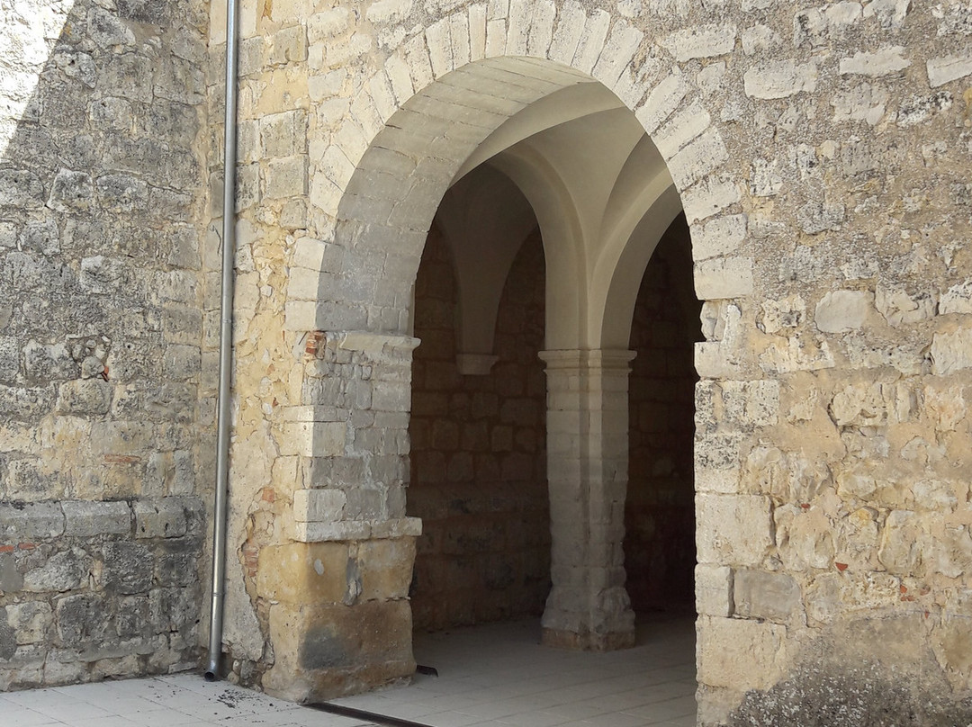 Ermita de Nuestra Señora de Tiedra la Vieja-Tiedra必去景点