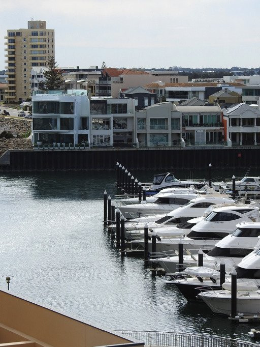 格雷尔广场码头盛橡套房酒店主图