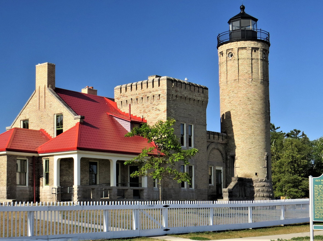 Old Mackinac Point Lighthouse景点图片