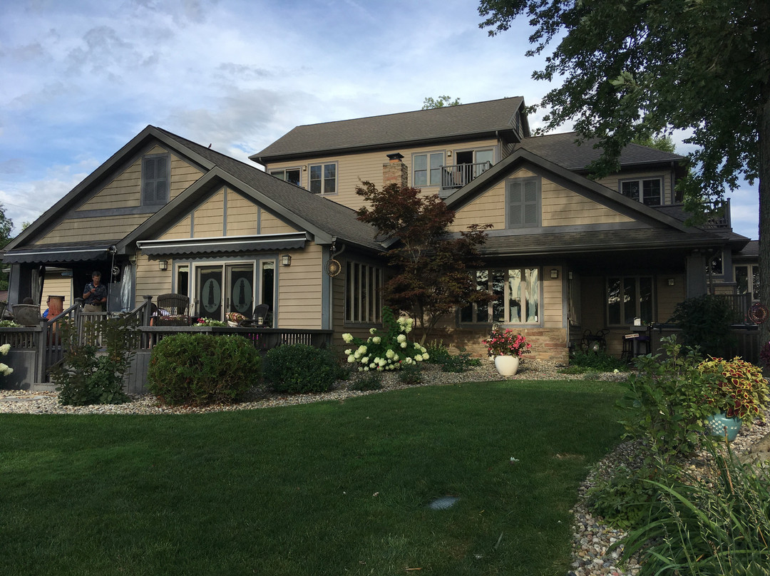 Lighthouse Lodge B&B on Lake Shafer主图