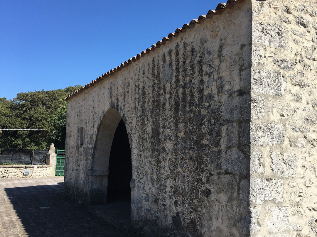 Chiesa di Santa Maria de Contra-Cargeghe必去景点