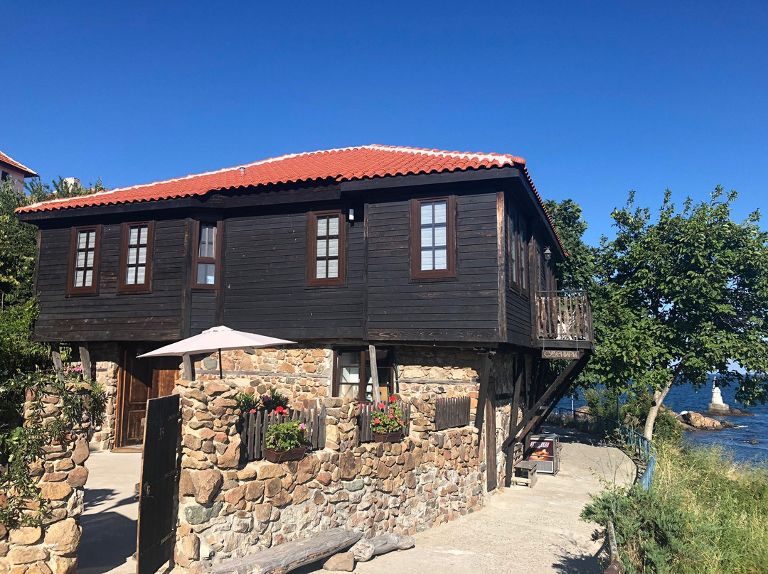 The Greek House主图