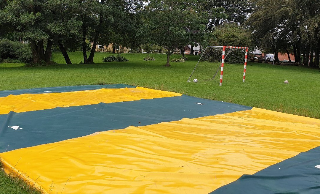 比隆农场假日主图