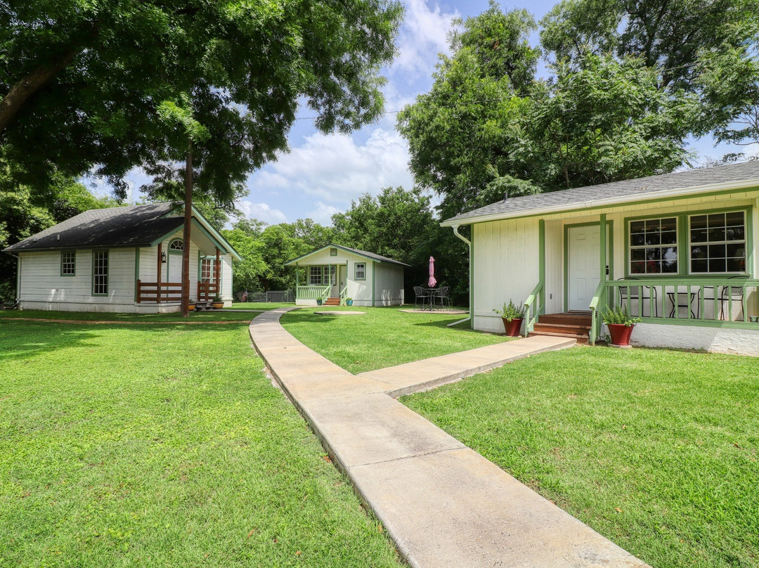 Lipan酒店住宿-Travis Street Cottages